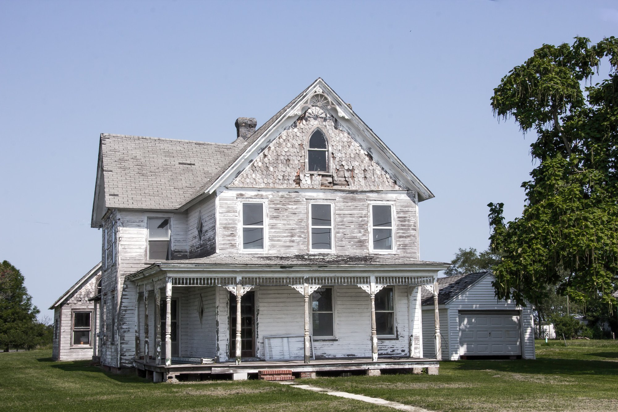 Tips and Tricks for Selling a House in Poor Condition